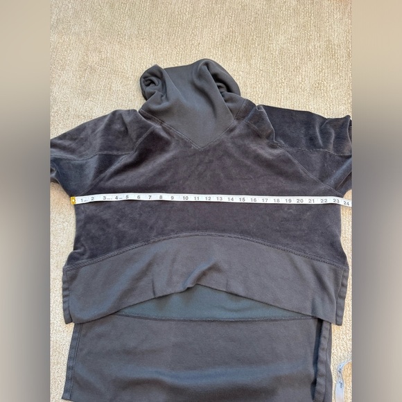 FREE PEOPLE Movement Last Chance Velour Pullover Shirt Charcoal Top Size XS - Picture 6 of 9